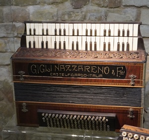 Old 2-manual accordion